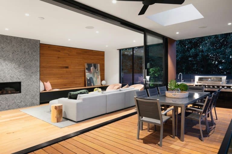 Elevating Aesthetics: The Charm of Modern Minimalist Roof Designs 3 Rumahhq Kontraktor Bina Ubahsuai Rumah Unsplash7 54